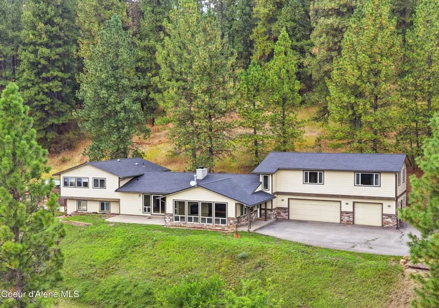 Photo 1 of Single family home for sale at 2719 S Reynolds Rd, Coeur D Alene, ID 83814 | MLS# 26-9412 | Listing updated on 2026-09-30