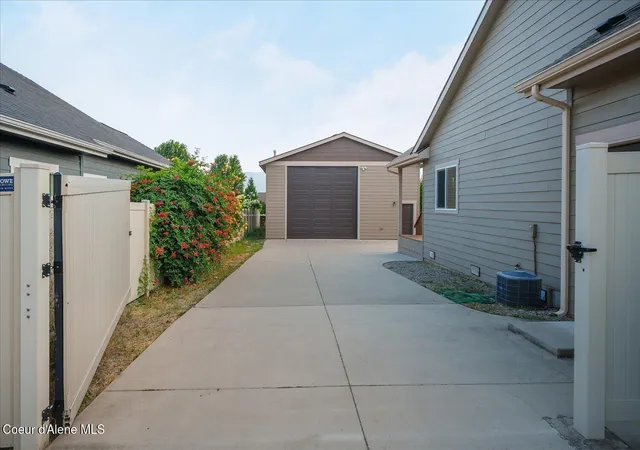 Photo 3 of Sale Pending at 1398 W Watercress Ave, Post Falls, ID 83854 | MLS# 26-9072 | Listing updated on 2026-09-07