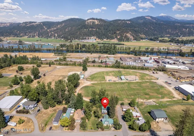 Photo 2 of Single family home for sale at 205 N 13th Street, Saint Maries, ID 83861 | MLS# 26-9060 | Listing updated on 2026-09-12