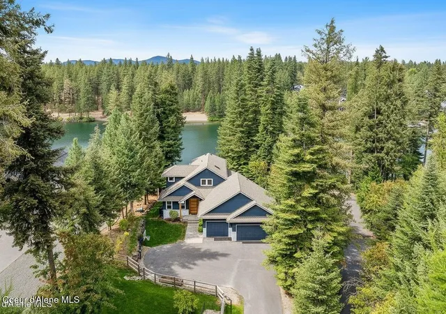 Single family home for sale at 8895 W Riverview Dr, Coeur D Alene, ID 83814 | MLS# 26-9147
