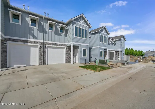 Photo 2 of Townhouse for sale at 627 N Galbraith Lp, Post Falls, ID 83854 | MLS# 26-9231 | Listing updated on 2026-09-14