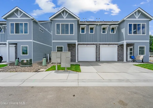 Photo 2 of Townhouse for sale at 635 N Galbraith Lp, Post Falls, ID 83854 | MLS# 26-9200 | Listing updated on 2026-09-23