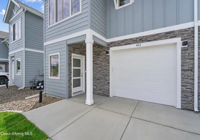 Photo 3 of Townhouse for sale at 635 N Galbraith Lp, Post Falls, ID 83854 | MLS# 26-9200 | Listing updated on 2026-09-23
