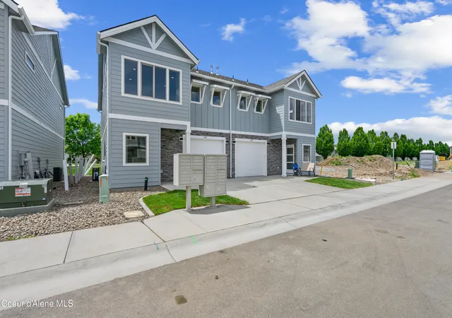 Photo 2 of Townhouse for sale at 665 N Galbraith Lp, Post Falls, ID 83854 | MLS# 26-9063 | Listing updated on 2026-09-14