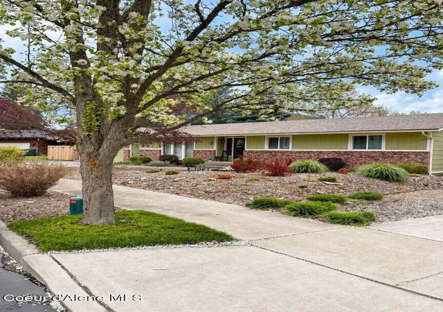 Photo 2 of Single family home for sale at 3510 E Pine Hl Dr, Coeur D Alene, ID 83815 | MLS# 26-9076 | Listing updated on 2026-09-08