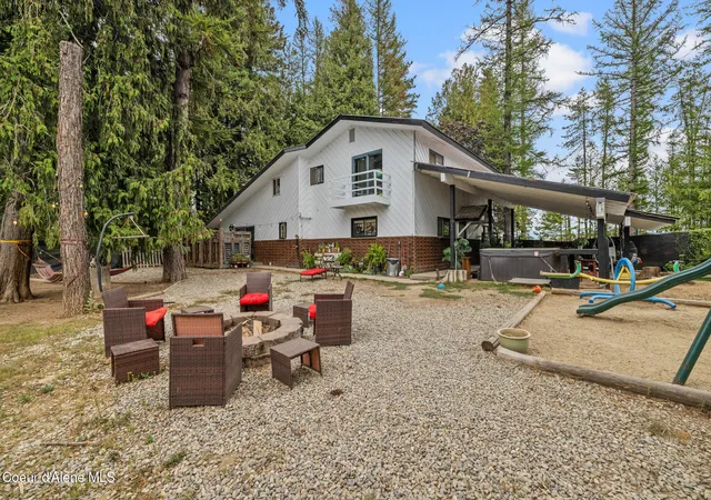Photo 3 of Single family home for sale at 405 Schweitzer Cutoff Rd, Sandpoint, ID 83864 | MLS# 26-9114 | Listing updated on 2026-09-04