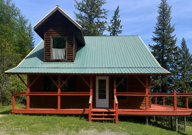 Photo 1 of Single family home for sale at 1684 Lions Den Rd, Bonners Ferry, ID 83805 | MLS# 26-9273 | Listing updated on 2026-09-11