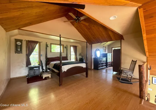 Photo 3 of Single family home for sale at 1684 Lions Den Rd, Bonners Ferry, ID 83805 | MLS# 26-9273 | Listing updated on 2026-09-11