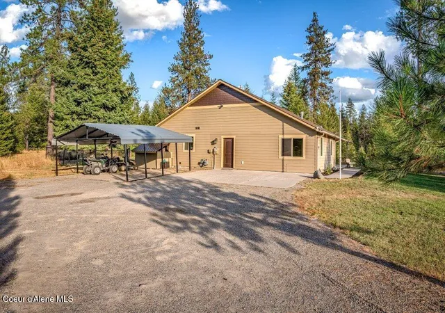 Photo 3 of Single family home for sale at 32916 N 16th Avenue, Spirit Lake, ID 83869 | MLS# 26-9098 | Listing updated on 2026-09-14