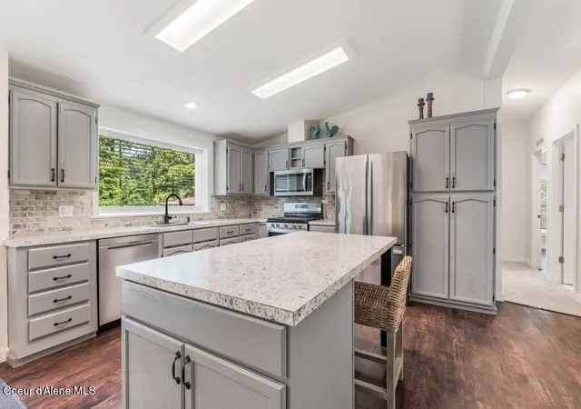 Photo 3 of Manufactured home for sale at 16095 E 3rd Street, Bayview, ID 83803 | MLS# 26-9116 | Listing updated on 2026-09-21