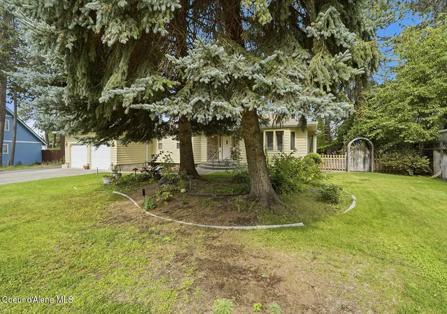 Photo 3 of Single family home for sale at 5512 N Parkwood Cir, Coeur D Alene, ID 83815 | MLS# 26-9178 | Listing updated on 2026-09-06