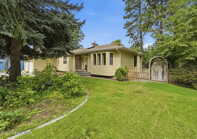 Photo 4 of Single family home for sale at 5512 N Parkwood Cir, Coeur D Alene, ID 83815 | MLS# 26-9178 | Listing updated on 2026-09-06