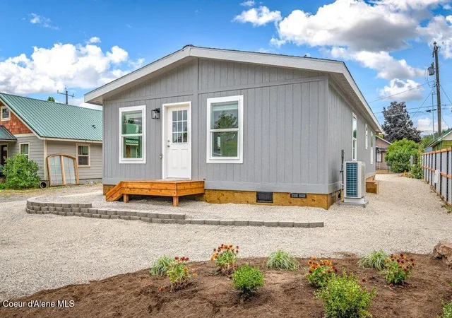 Photo 2 of Manufactured home for sale at 115 F St, Smelterville, ID 83868 | MLS# 26-9112 | Listing updated on 2026-09-04