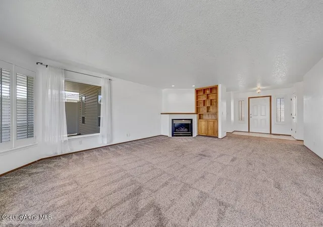 Photo 3 of Single family home for sale at 1463 W Woodlawn Dr, Hayden, ID 83835 | MLS# 26-9122 | Listing updated on 2026-09-14