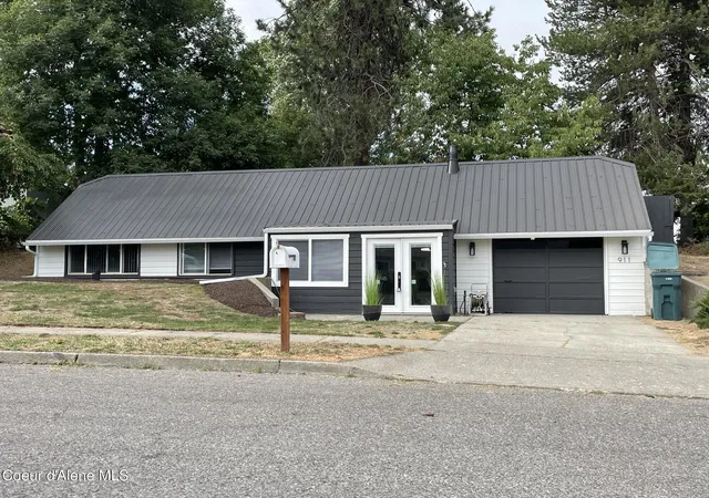 Photo 1 of Single family home for sale at 911 E Woolsey Dr, Coeur D Alene, ID 83814 | MLS# 26-9159 | Listing updated on 2026-09-08