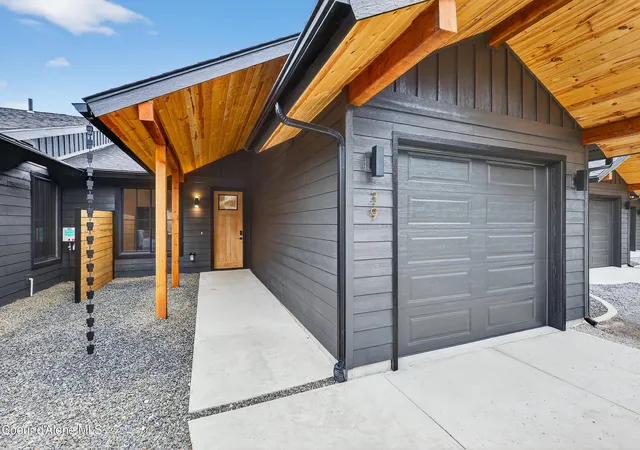 Photo 1 of Sale Pending at 25 Rebecca Ln, Nordman, ID 83848 | MLS# 26-9151 | Listing updated on 2026-09-14