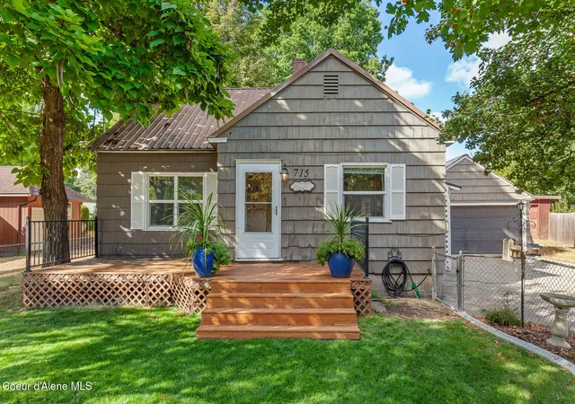 Photo 1 of Single family home for sale at 715 W Lacrosse Ave, Coeur D Alene, ID 83814 | MLS# 26-9267 | Listing updated on 2026-09-13