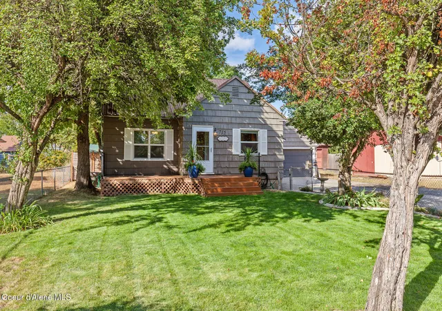 Photo 2 of Single family home for sale at 715 W Lacrosse Ave, Coeur D Alene, ID 83814 | MLS# 26-9267 | Listing updated on 2026-09-13