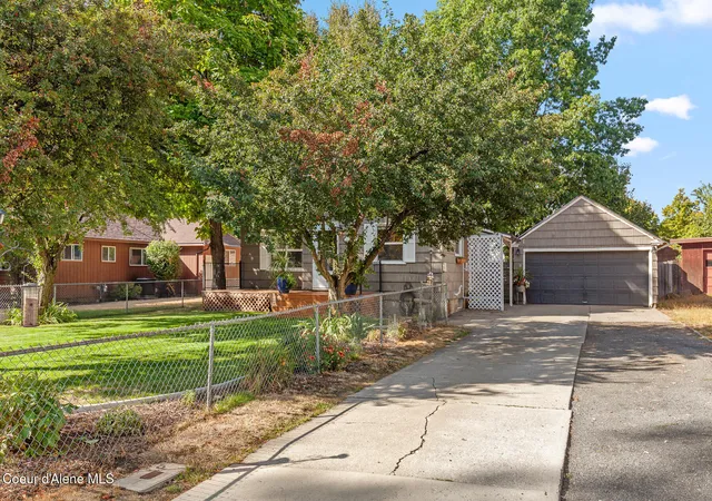 Photo 3 of Single family home for sale at 715 W Lacrosse Ave, Coeur D Alene, ID 83814 | MLS# 26-9267 | Listing updated on 2026-09-13