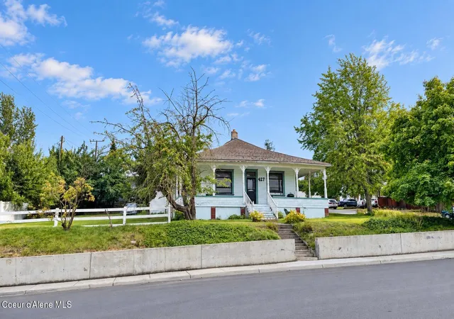 Photo 1 of Single family home for sale at 427 W College Ave, Saint Maries, ID 83861 | MLS# 26-9192 | Listing updated on 2026-09-28