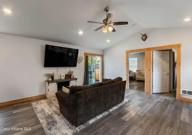 Photo 4 of Sale Pending at 110 Van Horn Ave, Sandpoint, ID 83864 | MLS# 26-9195 | Listing updated on 2026-09-14