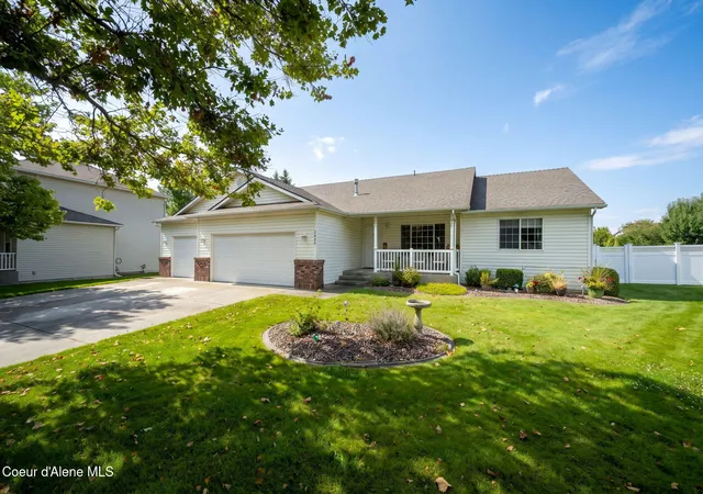 Photo 1 of Single family home for sale at 1960 N Palisades Dr, Post Falls, ID 83854 | MLS# 26-9210 | Listing updated on 2026-09-21