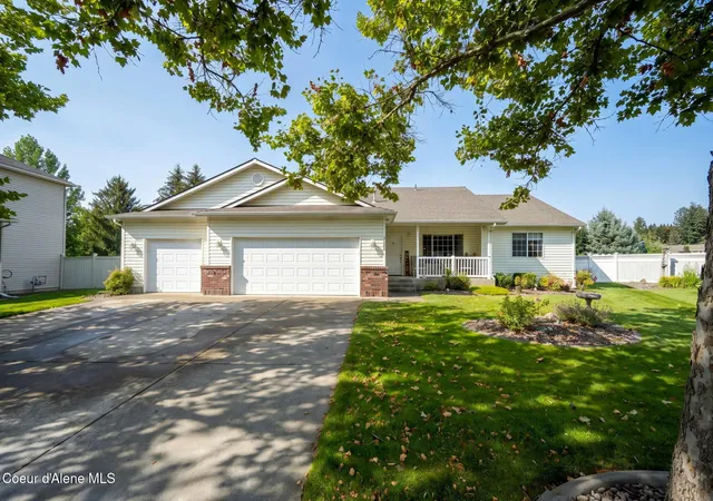 Photo 2 of Single family home for sale at 1960 N Palisades Dr, Post Falls, ID 83854 | MLS# 26-9210 | Listing updated on 2026-09-21