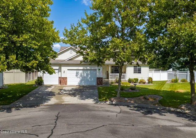 Photo 4 of Single family home for sale at 1960 N Palisades Dr, Post Falls, ID 83854 | MLS# 26-9210 | Listing updated on 2026-09-21