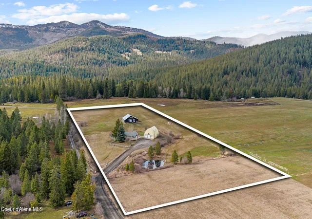 Photo 1 of Single family home for sale at 8827 W Carnie Rd, Coeur D Alene, ID 83814 | MLS# 26-9218 | Listing updated on 2026-09-08