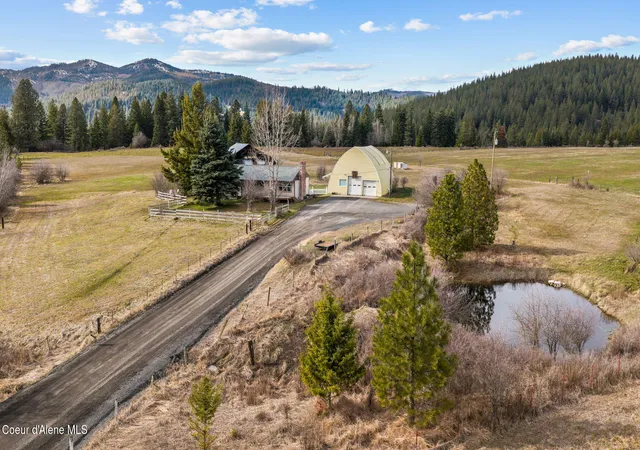 Photo 2 of Single family home for sale at 8827 W Carnie Rd, Coeur D Alene, ID 83814 | MLS# 26-9218 | Listing updated on 2026-09-08