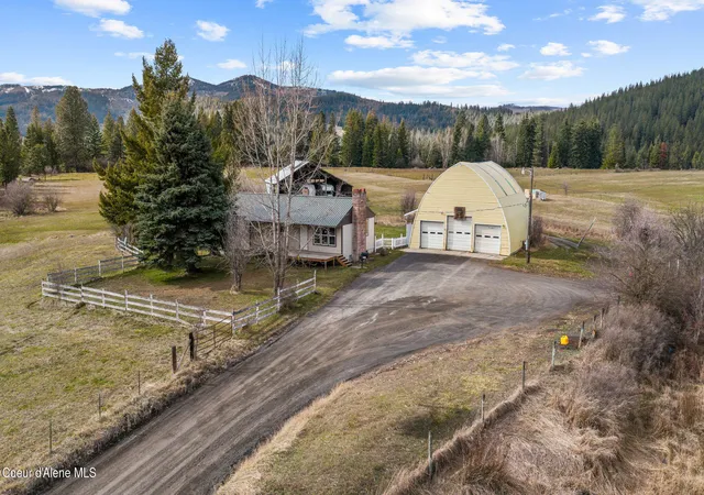 Photo 3 of Single family home for sale at 8827 W Carnie Rd, Coeur D Alene, ID 83814 | MLS# 26-9218 | Listing updated on 2026-09-08