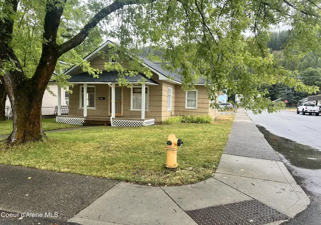Photo 2 of Sale Pending at 402 W Mullan Ave, Kellogg, ID 83837 | MLS# 26-9202 | Listing updated on 2026-09-09