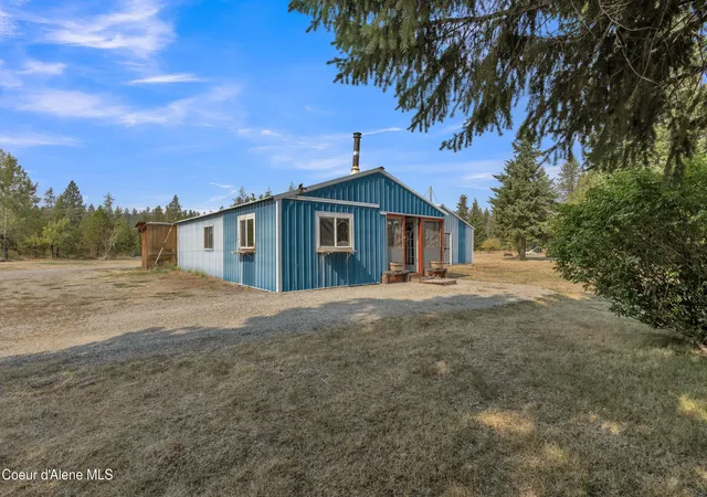Photo 2 of Single family home for sale at 396 Wakena Ln, Priest River, ID 83856 | MLS# 26-9249 | Listing updated on 2026-09-19