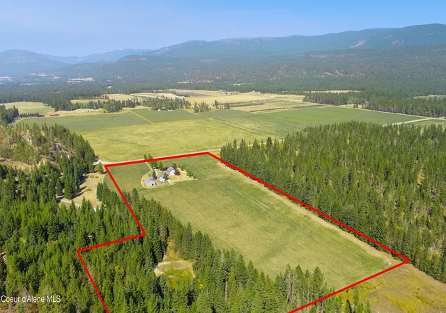 Photo 2 of Single family home for sale at 576 Turner Hl Rd, Bonners Ferry, ID 83805 | MLS# 26-9233 | Listing updated on 2026-09-09