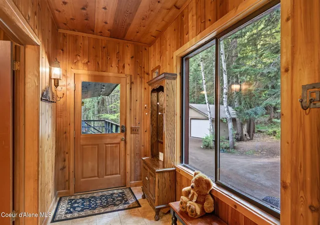 Photo 2 of Mansion for sale at 2298 Selkirk Rd, Sandpoint, ID 83864 | MLS# 26-9279 | Listing updated on 2026-10-19
