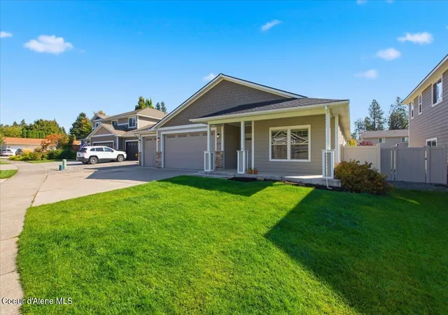 Photo 2 of Single family home for sale at 3364 N Sherwood Dr, Coeur D Alene, ID 83815 | MLS# 26-9256 | Listing updated on 2026-09-21