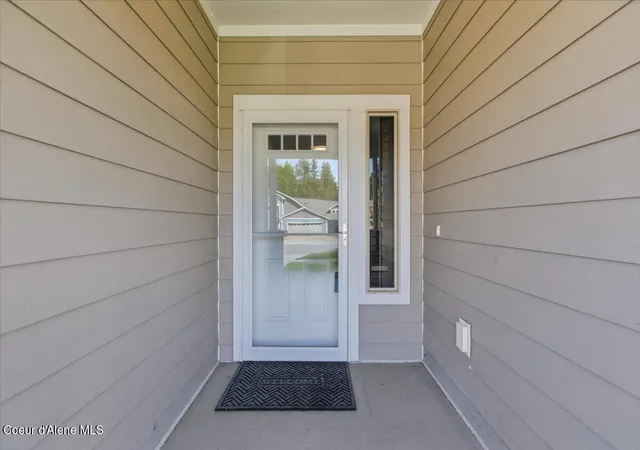 Photo 3 of Single family home for sale at 3364 N Sherwood Dr, Coeur D Alene, ID 83815 | MLS# 26-9256 | Listing updated on 2026-09-21