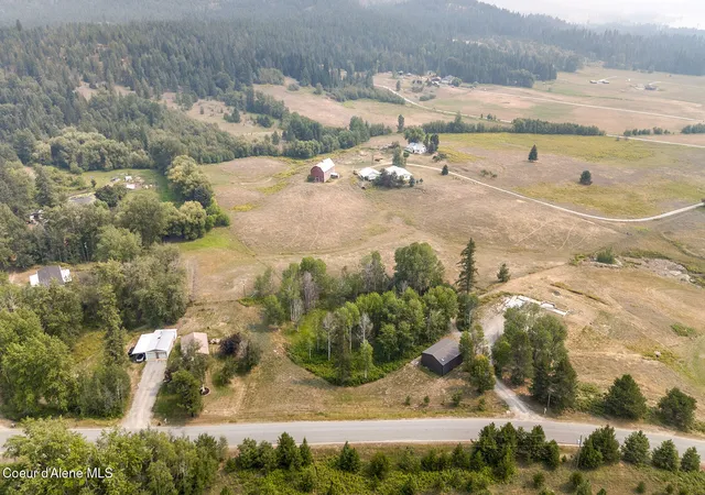 Photo 2 of Single family home for sale at 1365 Eastside Rd, Priest River, ID 83856 | MLS# 26-9244 | Listing updated on 2026-09-10