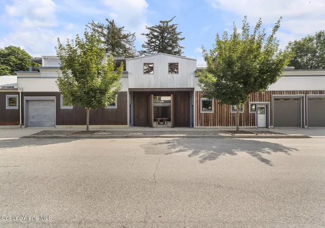 Photo 2 of Single family home for sale at 815 Pine St, Sandpoint, ID 83864 | MLS# 26-9245 | Listing updated on 2026-09-11