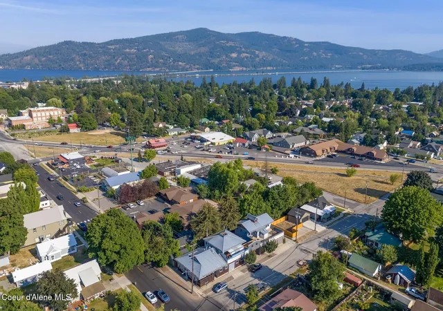 Photo 3 of Single family home for sale at 815 Pine St, Sandpoint, ID 83864 | MLS# 26-9245 | Listing updated on 2026-09-11
