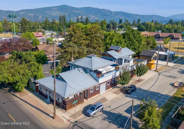 Photo 4 of Single family home for sale at 815 Pine St, Sandpoint, ID 83864 | MLS# 26-9245 | Listing updated on 2026-09-11