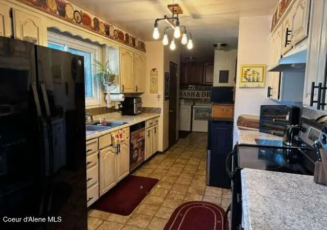 Photo 4 of Multi family home for sale at 1717 E Davis Ave, Coeur D Alene, ID 83815 | MLS# 26-9288 | Listing updated on 2026-10-12