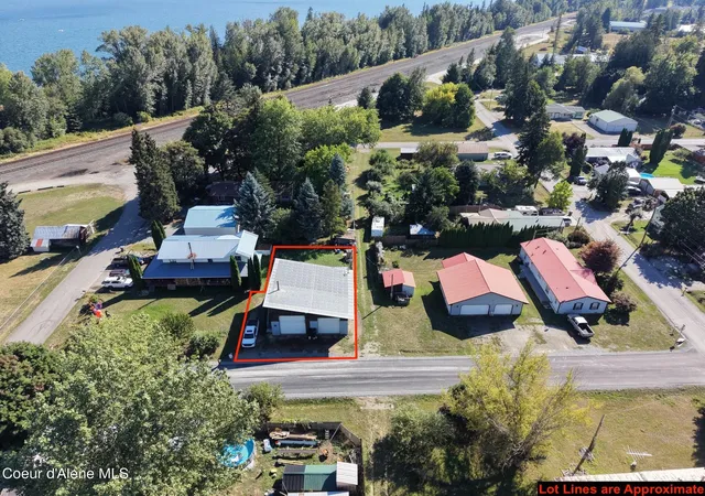 Photo 3 of Single family home for sale at 258 3rd Street, Ponderay, ID 83852 | MLS# 26-9292 | Listing updated on 2026-09-11