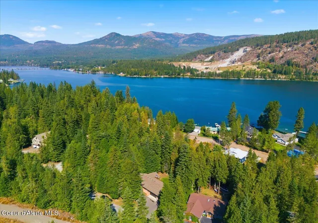 Photo 3 of Single family home for sale at 1205 Wooded Acres Dr, Sagle, ID 83860 | MLS# 26-9298 | Listing updated on 2026-09-11