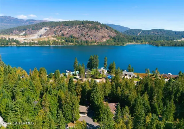 Photo 3 of Single family home for sale at 1205 Wooded Acres Dr, Sagle, ID 83860 | MLS# 26-9298 | Listing updated on 2026-10-28