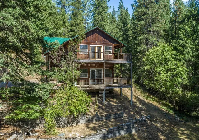 Photo 1 of Single family home for sale at 254 E Gold Mountain Dr, Sagle, ID 83860 | MLS# 26-9310 | Listing updated on 2026-10-15