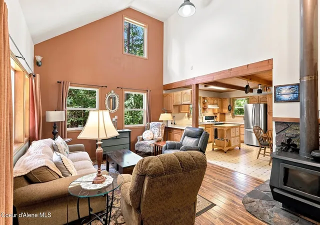 Photo 3 of Sale Pending at 345 Tamarack Ln, Sagle, ID 83860 | MLS# 26-9356 | Listing updated on 2026-10-10