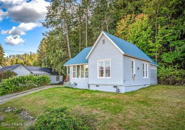Photo 2 of Single family home for sale at 7084 Ash St, Bonners Ferry, ID 83805 | MLS# 26-9553 | Listing updated on 2026-10-20