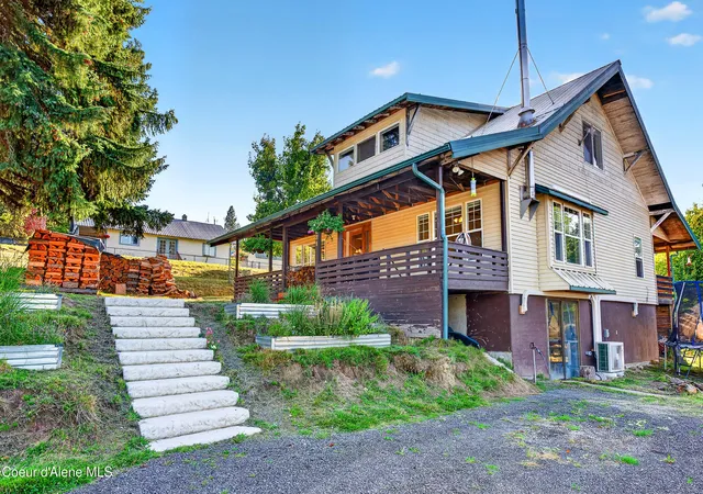 Photo 1 of Single family home for sale at 831 S 1st Street, Saint Maries, ID 83861 | MLS# 26-9577 | Listing updated on 2026-10-14