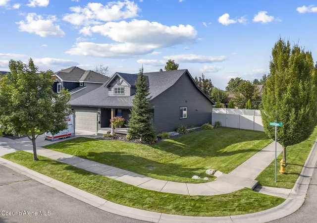 Photo 2 of Sale Pending at 2499 W Sorbonne Dr, Coeur D Alene, ID 83815 | MLS# 26-9400 | Listing updated on 2026-10-02